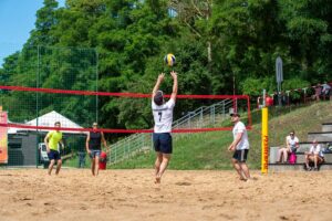 tarnovia beach volleyball team