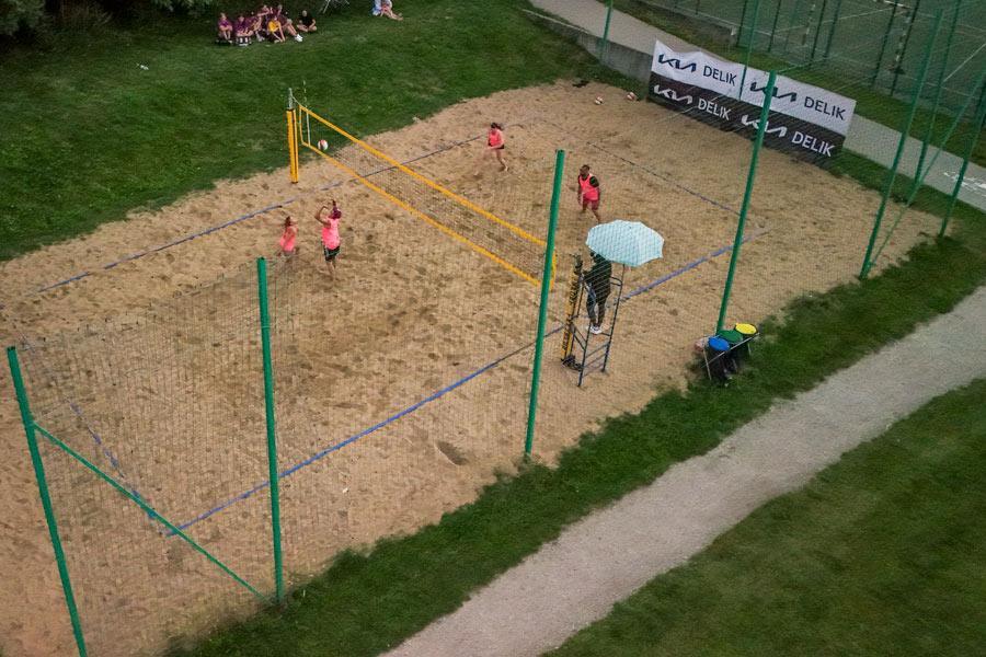 tarnovia beach volleyball team